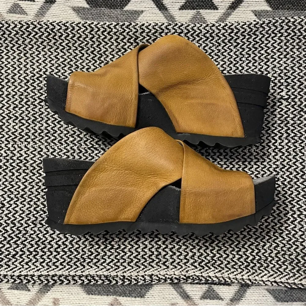 LOFINA Leather Cross-over Strap Wedge Sandal Sz-38/US 7.5 NWOT